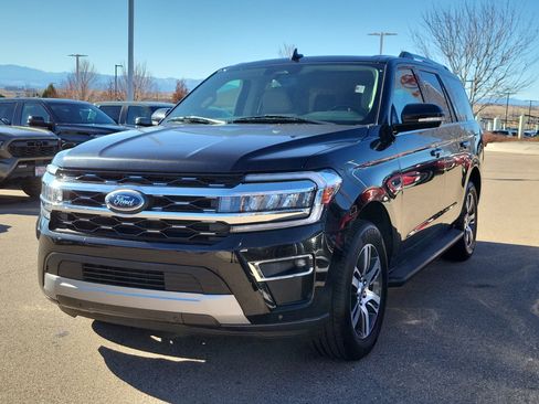 Used 2024 Ford Expedition Limited image 4