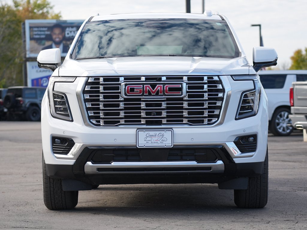 Used 2026 GMC Yukon XL Denali w/ Sun & Power Step Package AWD/4WD image 8