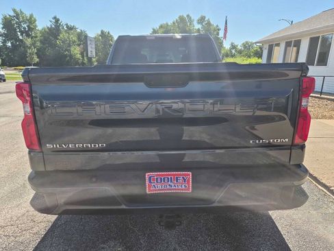 Used 2020 Chevrolet Silverado 1500 Custom w/ Custom Value Package AWD/4WD image 3