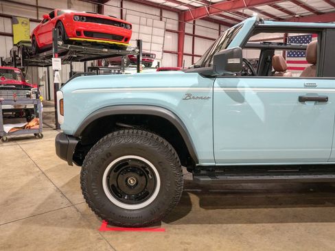 Used 2023 Ford Bronco Heritage Edition AWD/4WD image 3