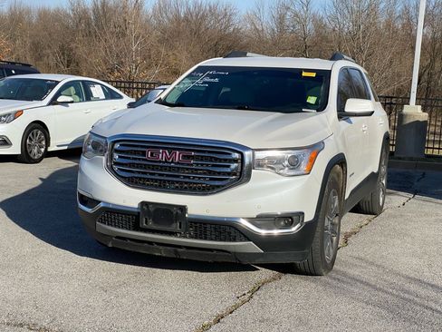 Used 2018 GMC Acadia SLT w/ LPO, Floor Liner Package image 3