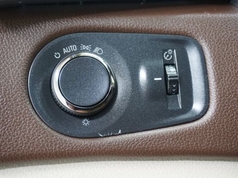 Used 2015 Cadillac SRX Luxury w/ Driver Awareness Package FWD image 18