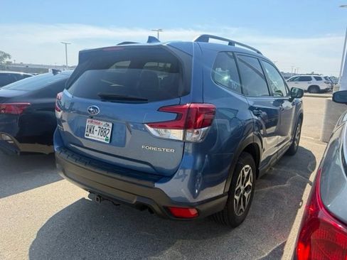 Used 2019 Subaru Forester Premium AWD/4WD image 2
