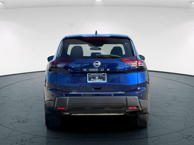 Used 2026 Nissan Rogue SV FWD image 6