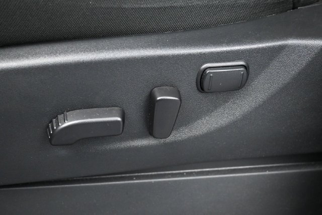 Used 2025 Nissan Frontier PRO-4X AWD/4WD image 12