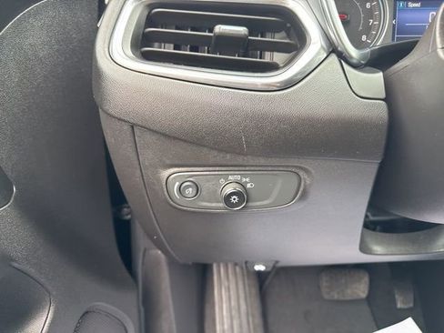 Used 2024 Chevrolet Equinox LT image 20