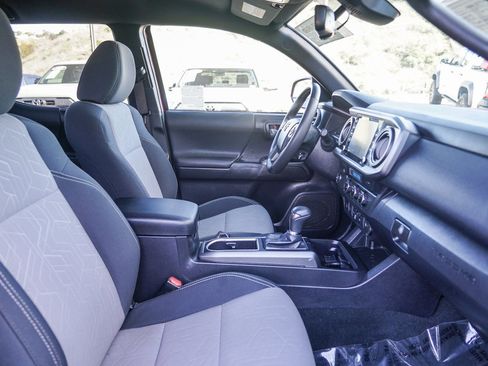 Certified 2022 Toyota Tacoma TRD Off-Road w/ Technology Package image 16