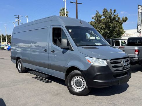 Used 2019 Mercedes-Benz Sprinter 170 image 3