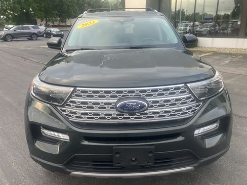 Used 2023 Ford Explorer Limited w/ Class IV Trailer Tow Package AWD/4WD image 2