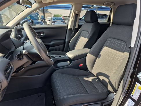 Certified 2026 Honda HR-V LX image 9