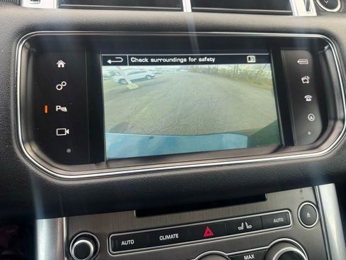 Used 2016 Land Rover Range Rover Sport SE image 28