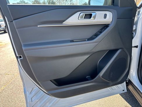 New 2026 Ford Explorer Active w/ Active Comfort Package image 15