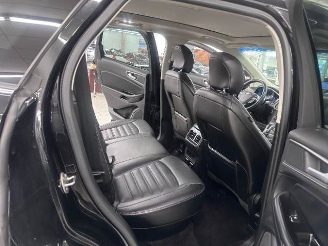 Used 2017 Ford Edge SEL w/ Equipment Group 201A AWD/4WD image 12