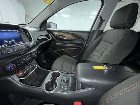 Used 2019 GMC Terrain SLE w/ Driver Convenience Package image 4