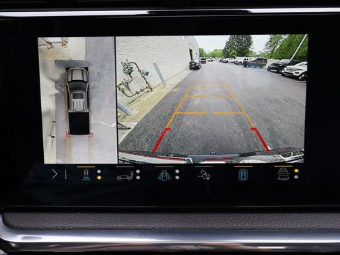 Used 2023 GMC Sierra 1500 Denali w/ Technology Package AWD/4WD image 8
