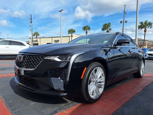 Used 2025 Cadillac CT4 Premium Luxury image 5
