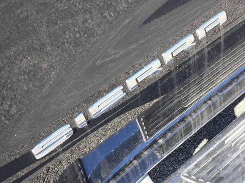 Certified 2024 GMC Sierra 1500 SLT image 11