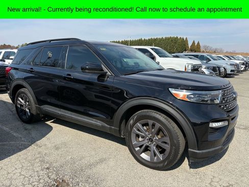Used 2023 Ford Explorer XLT w/ Equipment Group 202A image 11