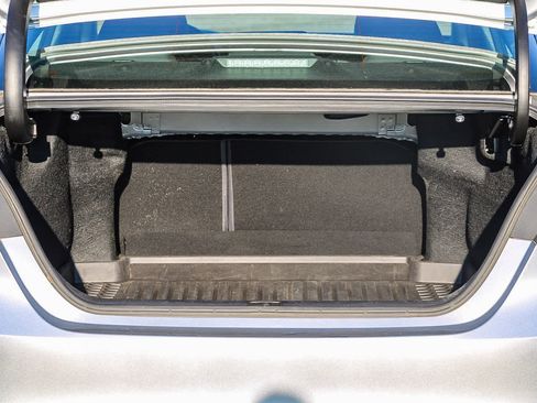 Used 2019 Toyota Camry L image 25