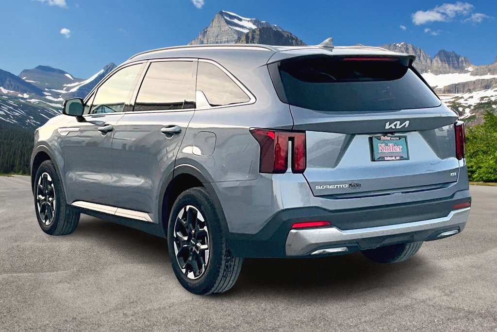 Used 2024 Kia Sorento S AWD/4WD image 13
