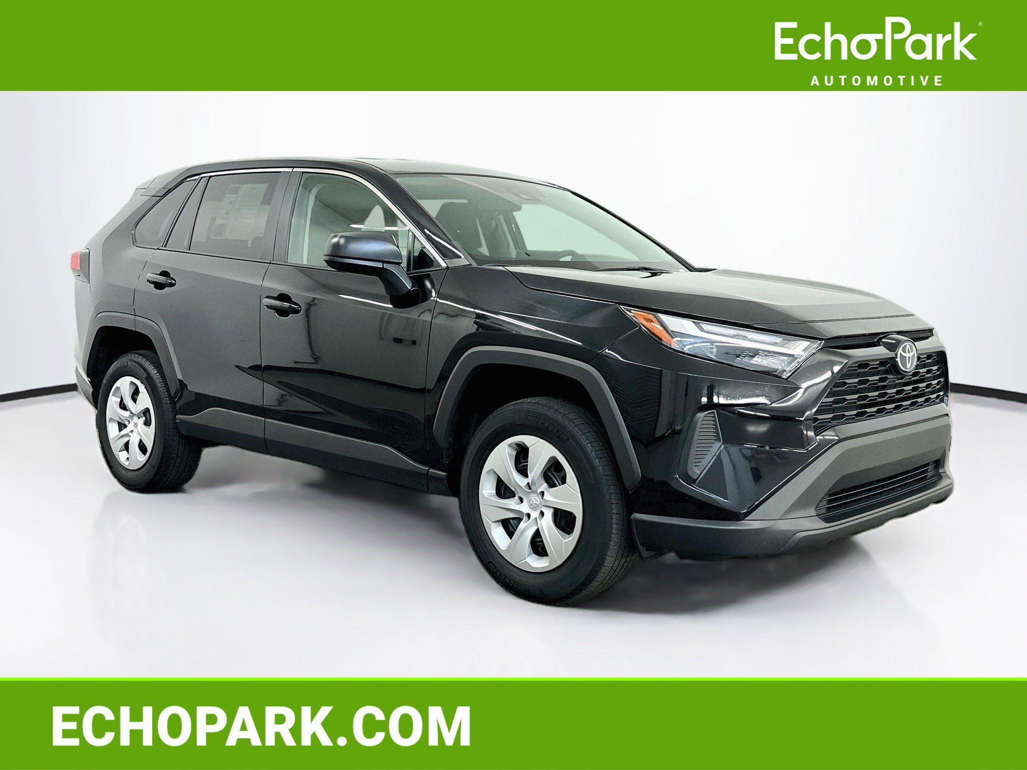 Used 2025 Toyota RAV4 LE AWD/4WD image 1