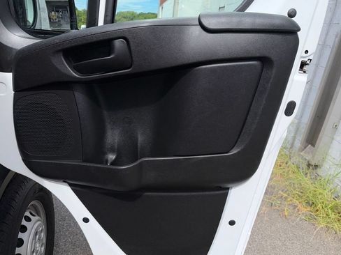 Used 2025 RAM ProMaster 2500 w/ U-Haul Equipment Group FWD image 13