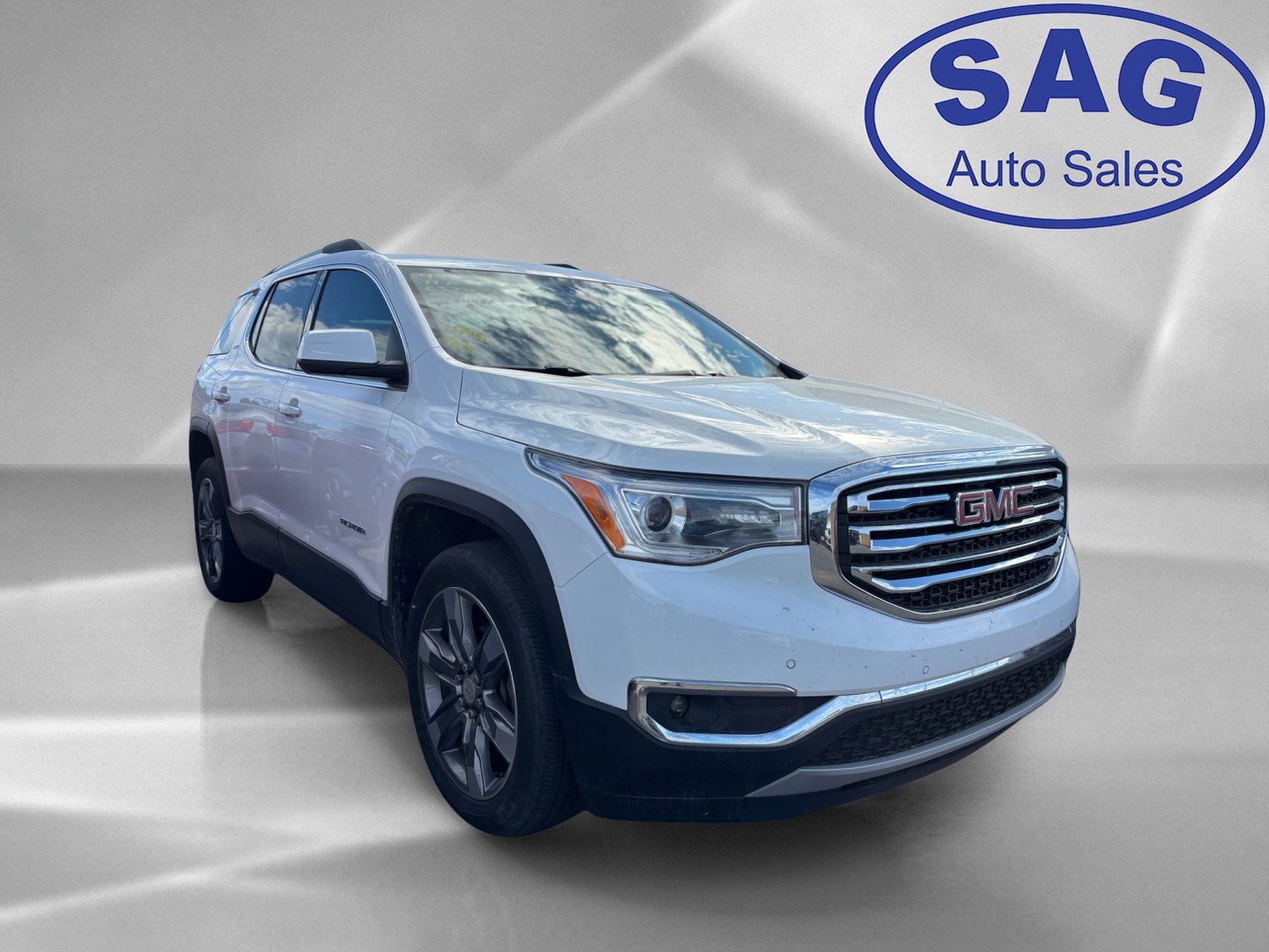 Used 2019 GMC Acadia SLT FWD image 2