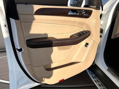 Used 2018 Mercedes-Benz GLE 350 w/ Premium 1 Package image 21