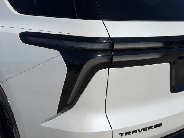 Certified 2024 Chevrolet Traverse RS FWD image 13