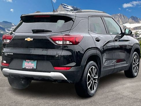 Used 2025 Chevrolet TrailBlazer LT image 2