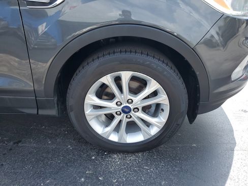 Used 2017 Ford Escape SE image 39