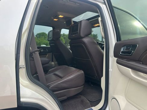 Used 2013 Cadillac Escalade Platinum AWD/4WD image 17