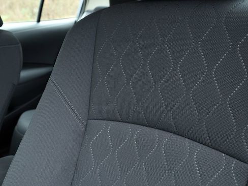 Used 2025 Toyota Corolla LE image 18