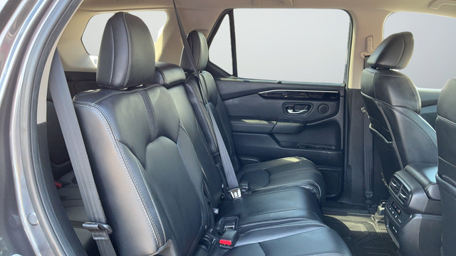Used 2025 Honda Pilot EX-L image 22