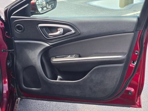 Used 2015 Chrysler 200 Limited w/ Convenience Group FWD image 5
