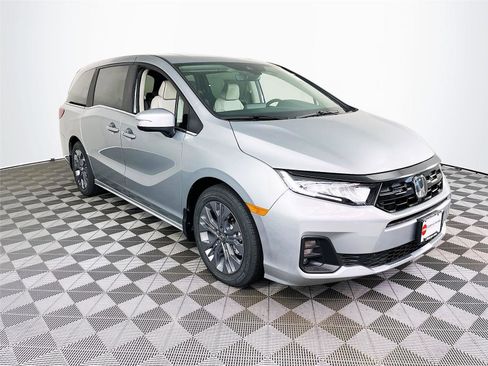 New 2026 Honda Odyssey Touring image 1