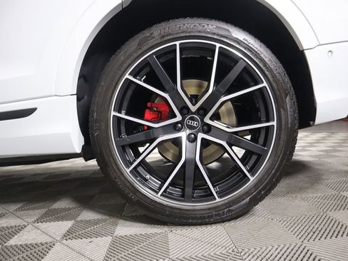 Used 2022 Audi Q8 Premium Plus image 31