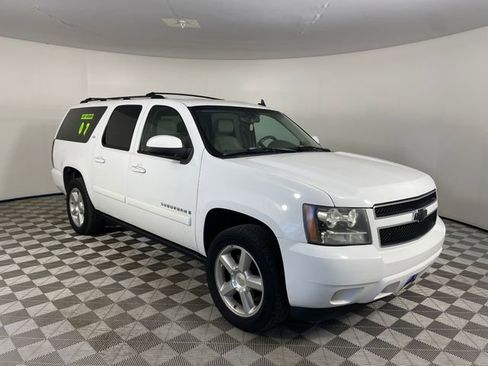 Used 2007 Chevrolet Suburban LTZ w/ LTZ Preferred Equipment Group AWD/4WD image 17