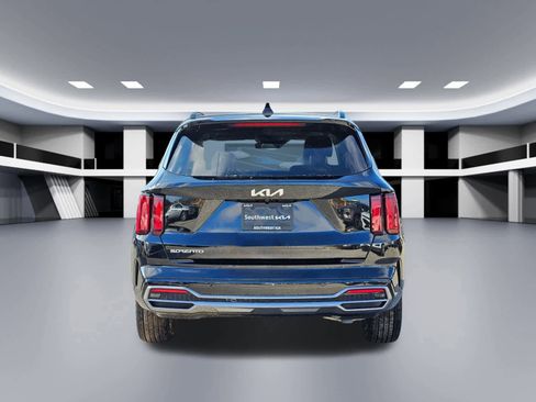 Certified 2023 Kia Sorento EX w/ Panoramic Sunroof Package image 5