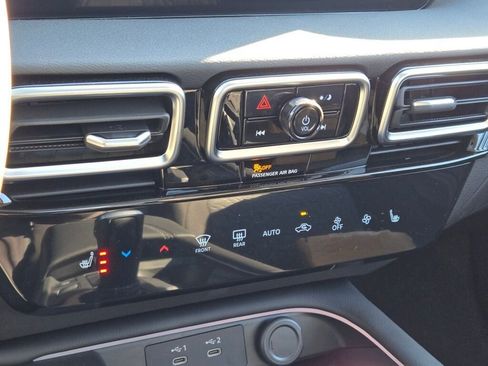 New 2026 Nissan Sentra SV w/ SV Convenience Package FWD image 23