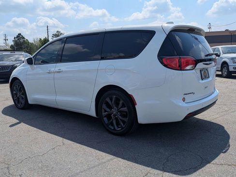 Used 2018 Chrysler Pacifica Touring Plus w/ S Appearance Package image 8