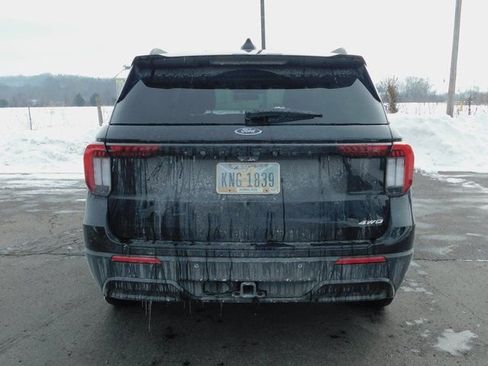 Used 2025 Ford Explorer ST-Line image 8