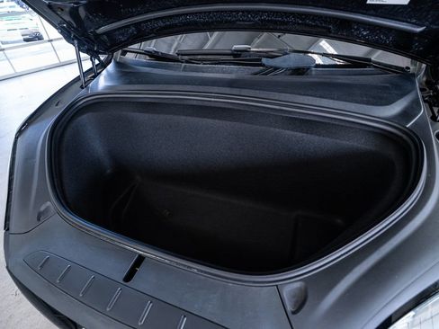 Used 2024 Tesla Model X image 57