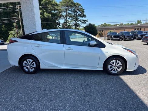 Used 2017 Toyota Prius Four FWD image 20