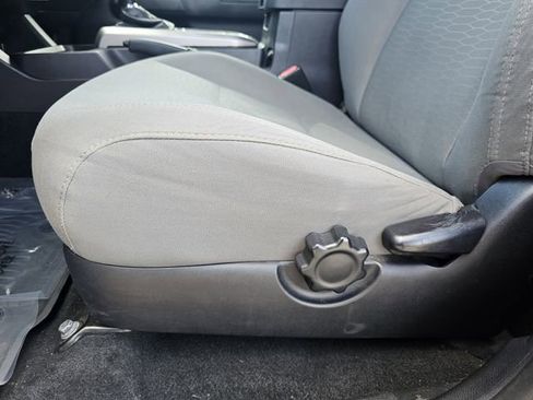 Used 2017 Toyota Tacoma SR5 image 13