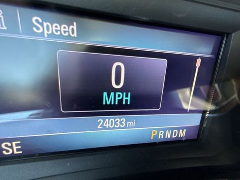 Used 2022 Buick Encore Preferred w/ Safety Package II image 43