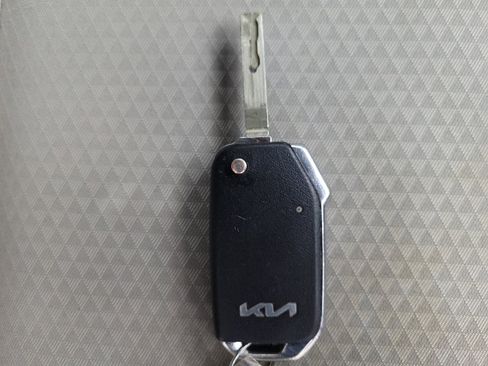 Used 2023 Kia Soul LX image 32