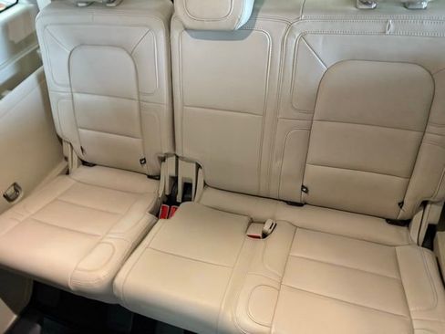 Used 2021 Lincoln Navigator Reserve w/ Luxury Package image 35