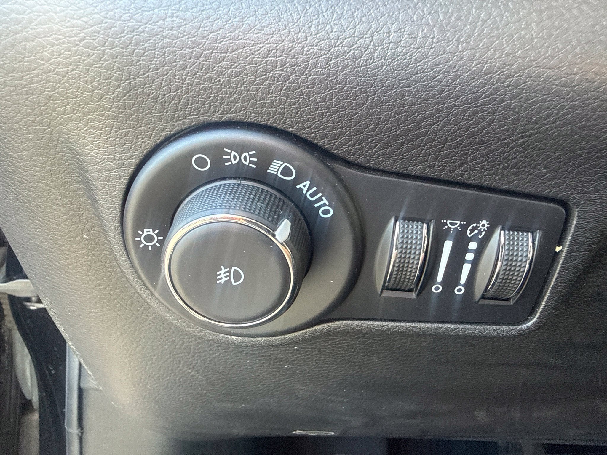 Used 2022 Jeep Compass Latitude FWD image 21