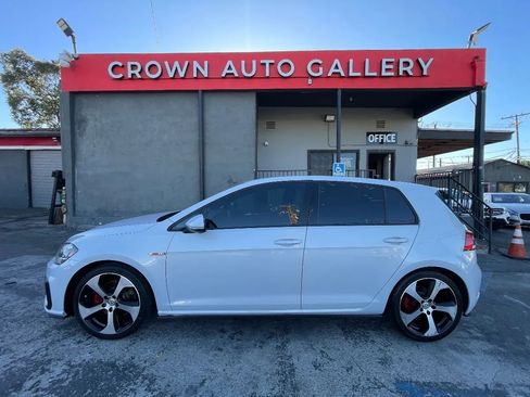 Used 2018 Volkswagen GTI SE FWD image 6